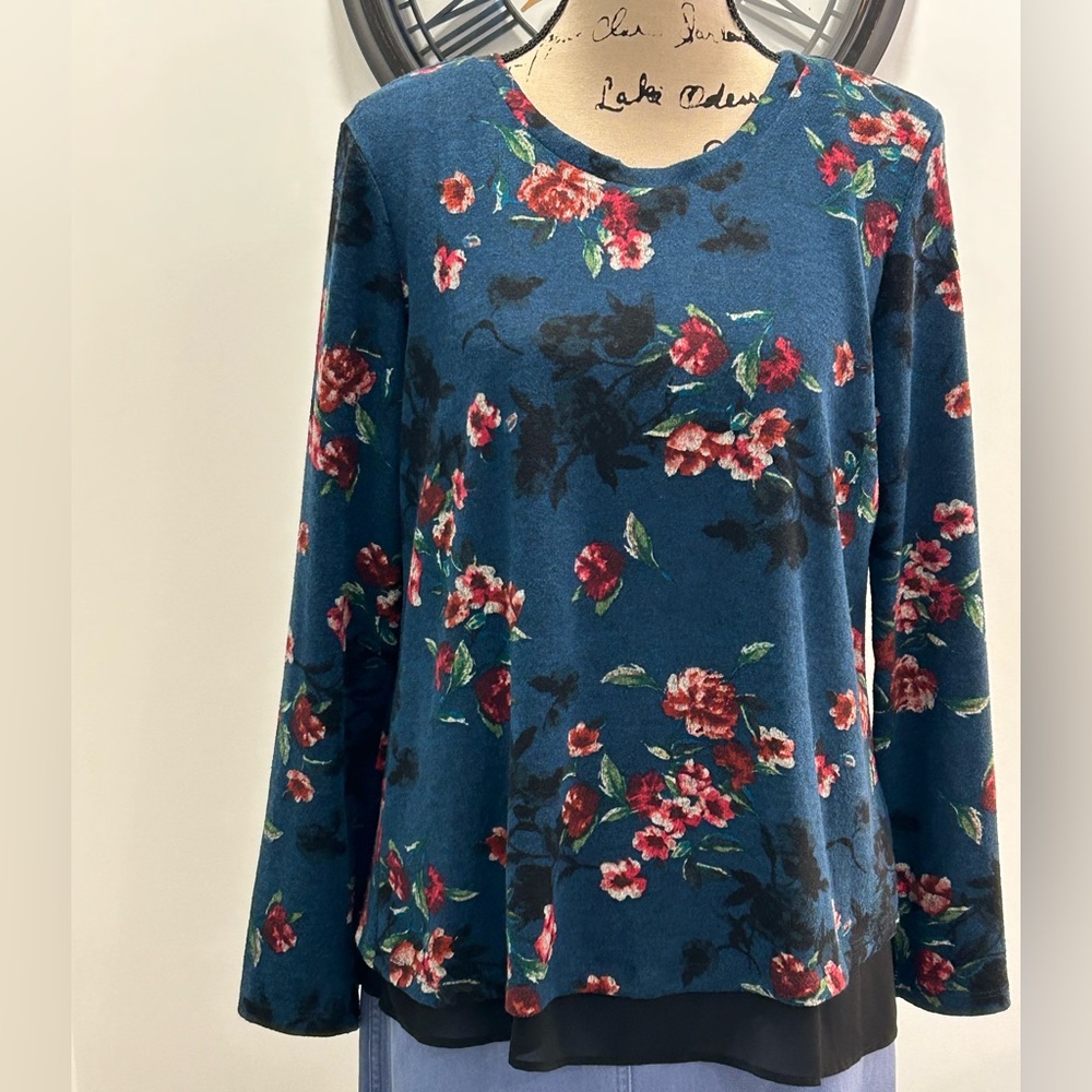 Bobeau blue, pink & black floral long sleeve small